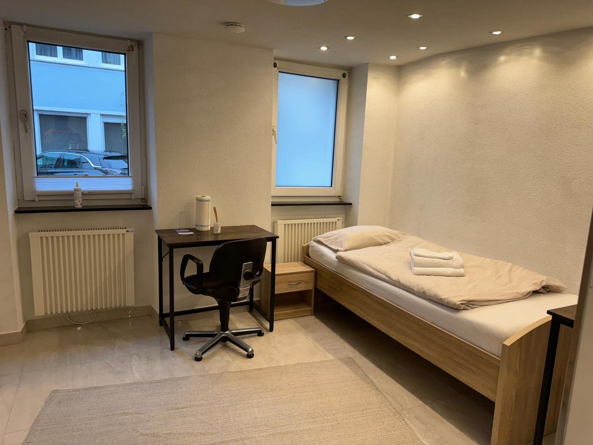 City Apartment Stadtwohnung Mit Kueche Und Netflix Nahe Bahnhof Sinsheim Eksteriør bilde